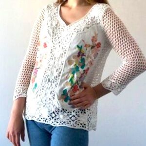 V Cristina Embroidered Floral Knit Lace Sleeve Boho Chic Cottagecore Top M